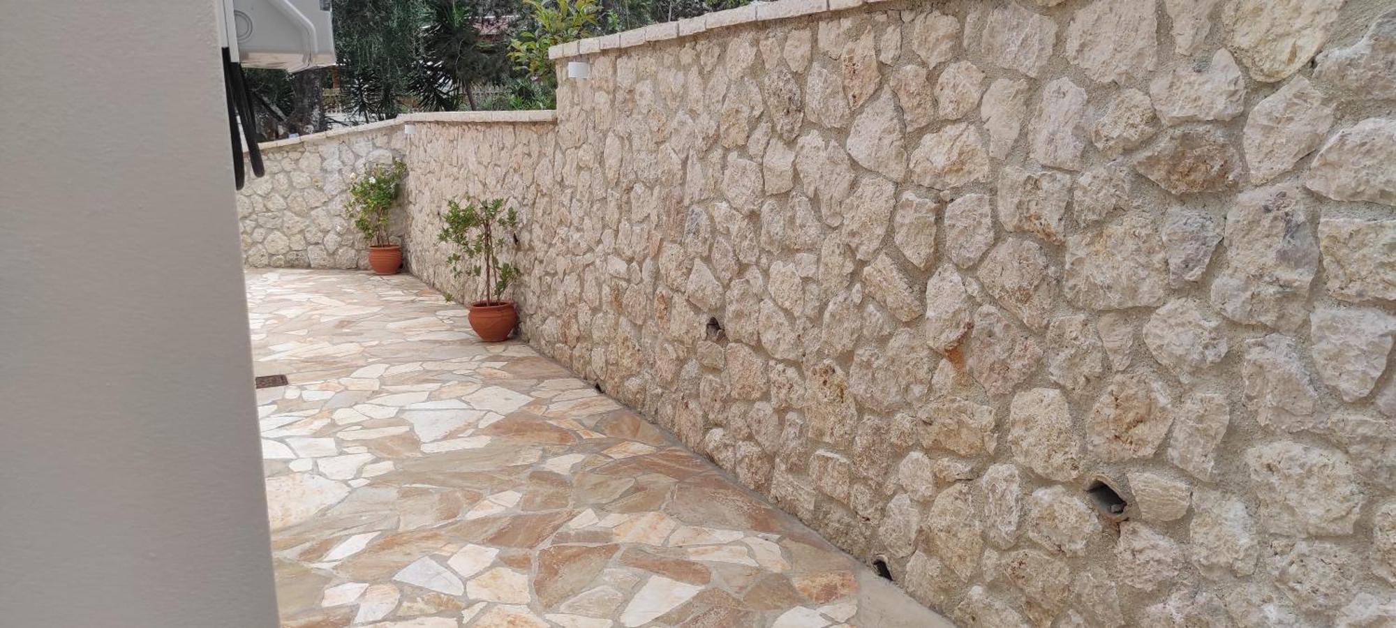 Apartament Eleni *
